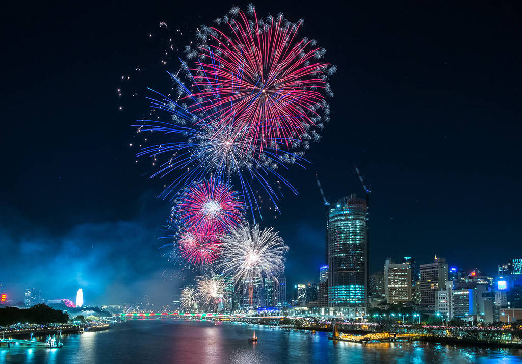 nye brisbane fireworks