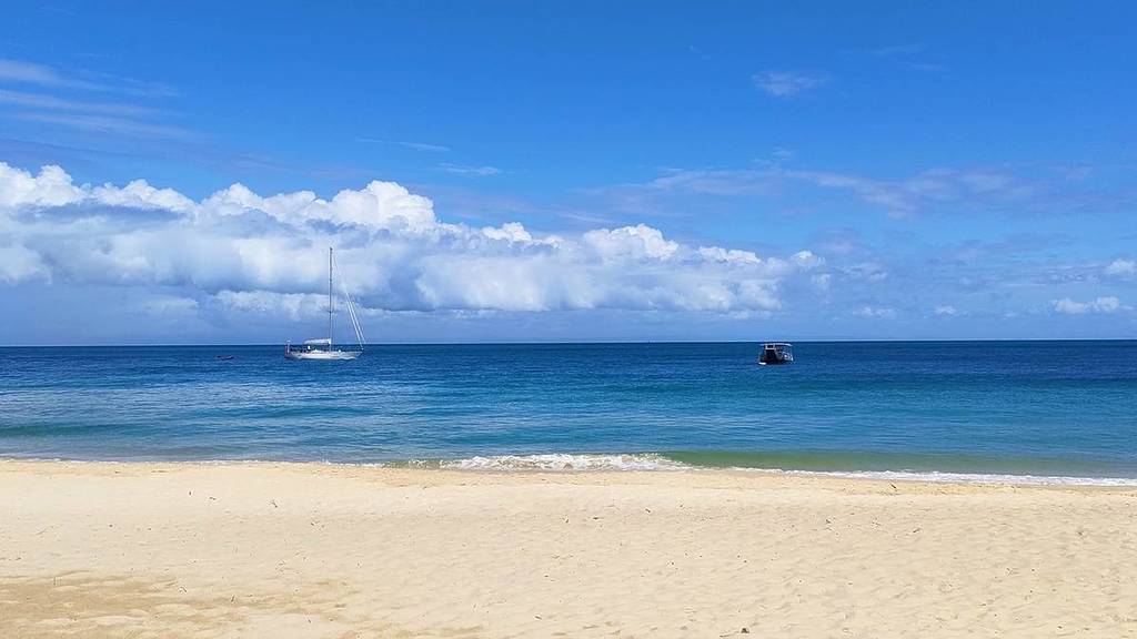 moreton island brisbane weekend escapes