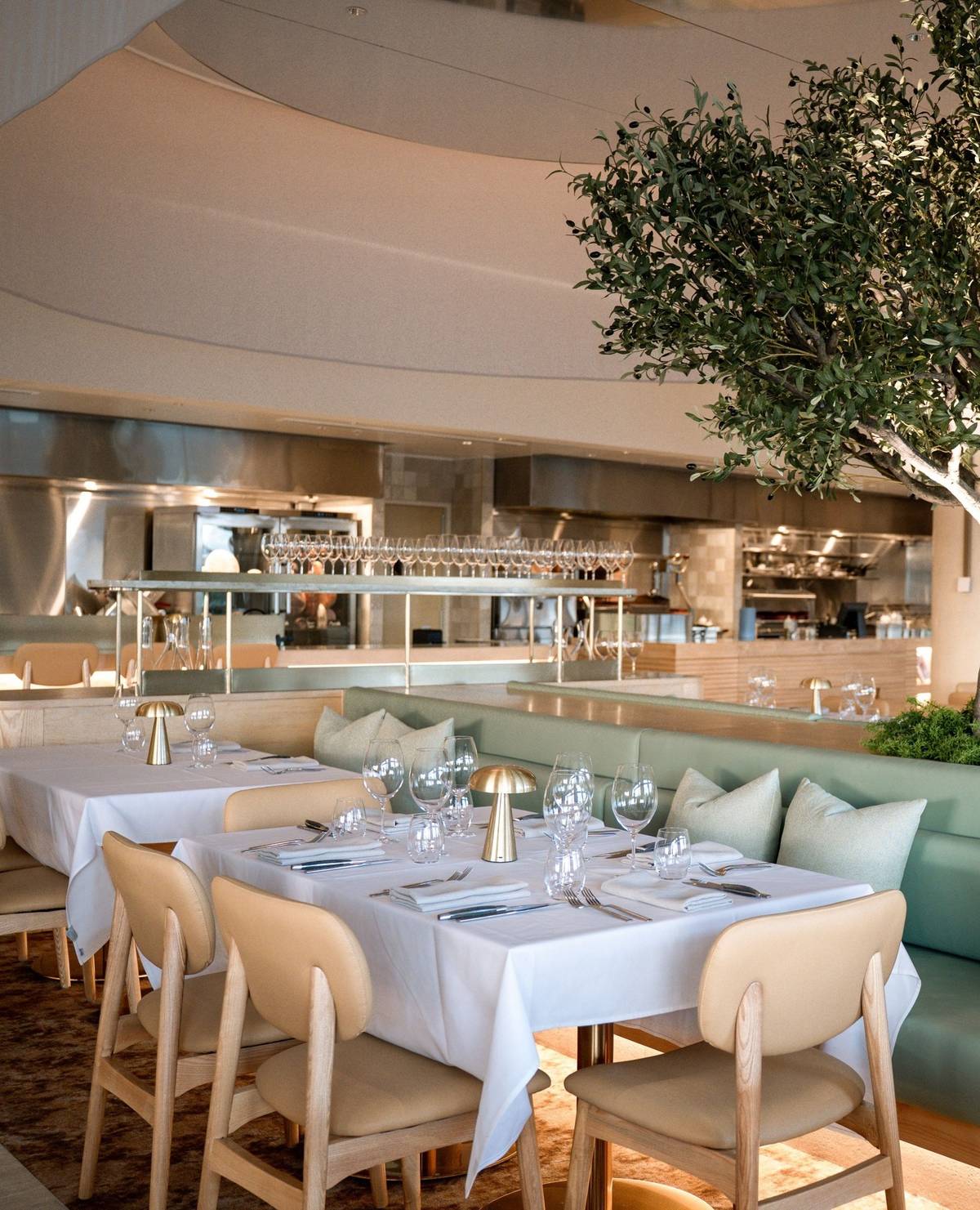 Black Hide Steak & Seafood by Gambaro interior