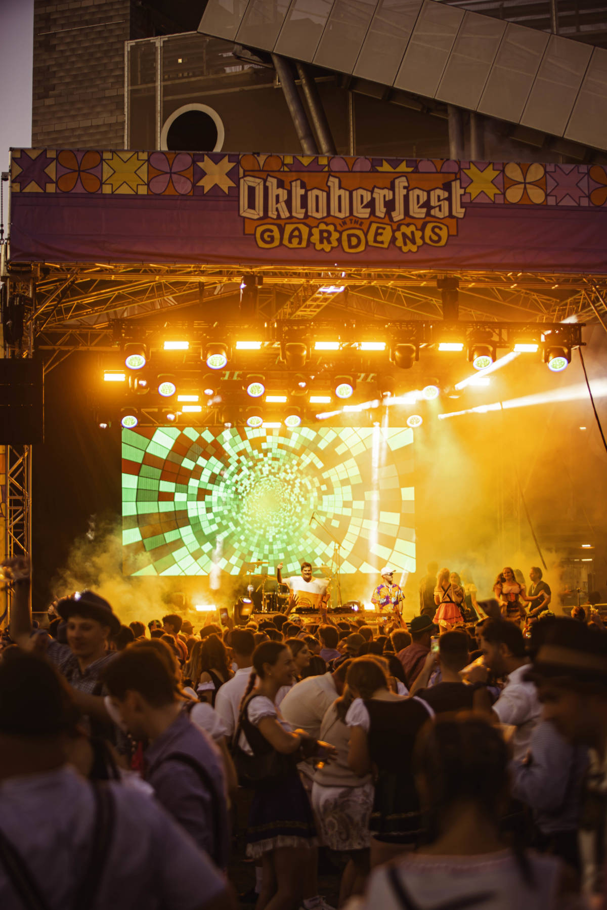 oktoberfest in the gardens brisbane beer hall