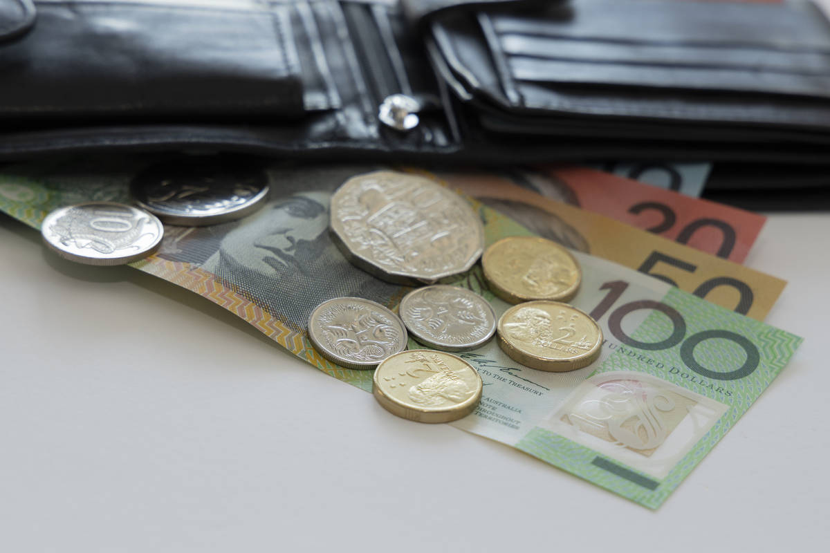money australian dollars wallet minimum wage