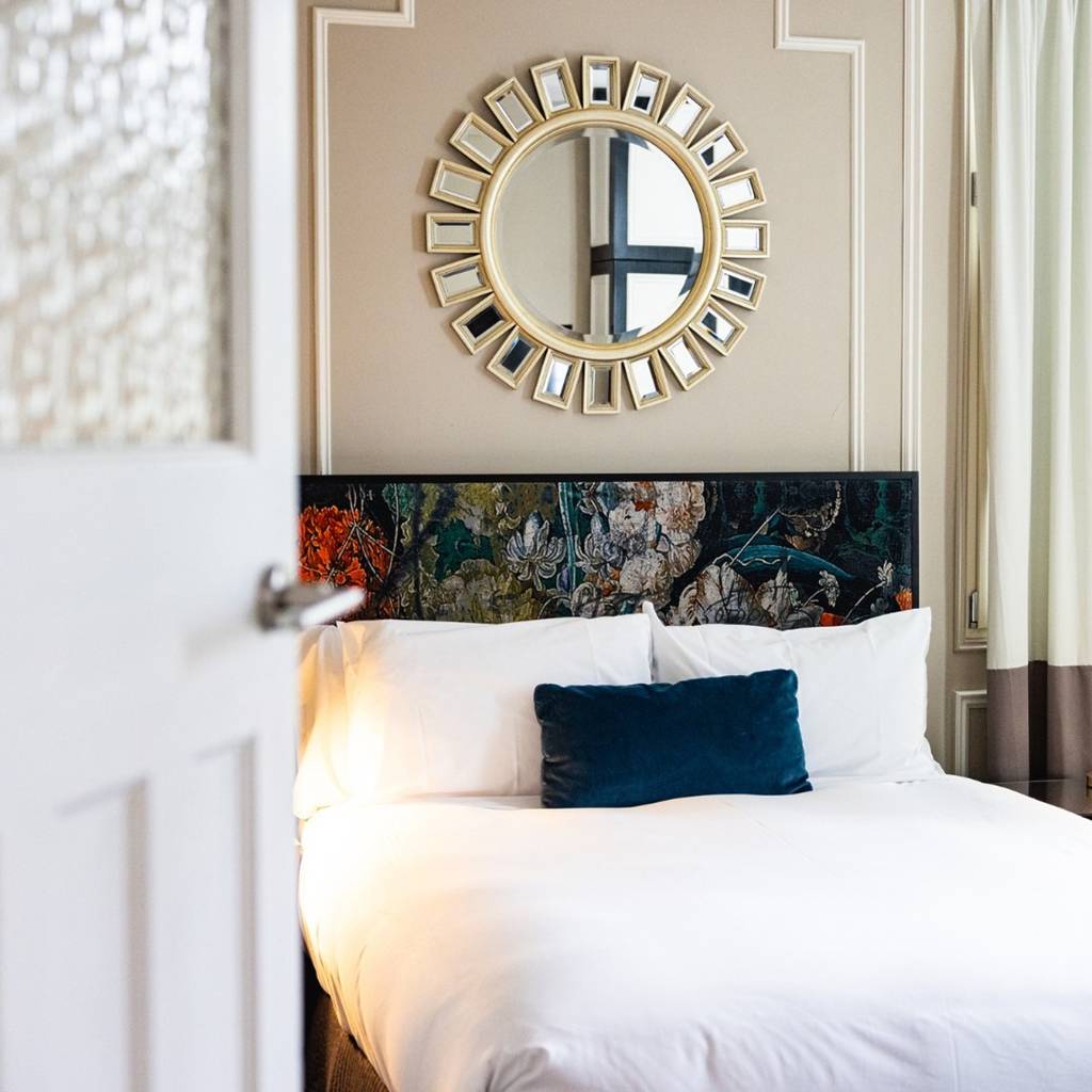 the inchcolm hotel room brisbane
