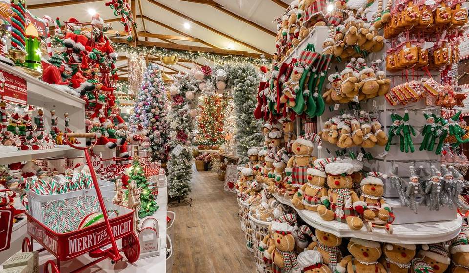 Queensland’s Very Own Santa Village Is Only A 2.5 Hour Drive From Brisbane — And It’s Open Year-Round