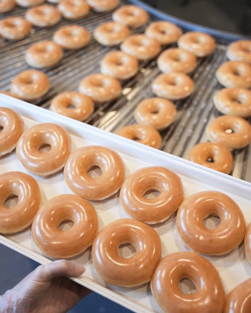 original glazed krispy kreme doughnuts