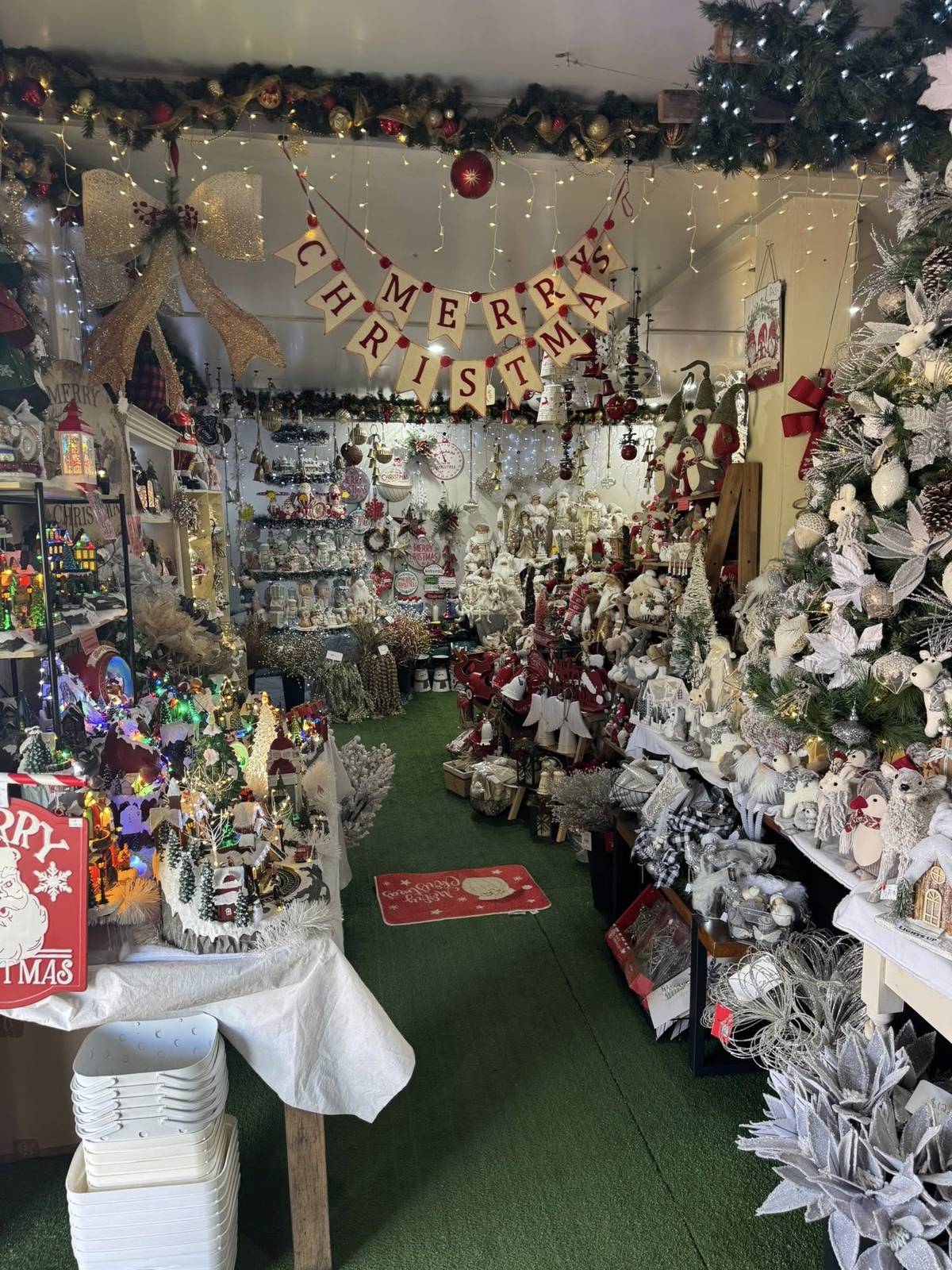 Chrissy Trees 4 U christmas barn