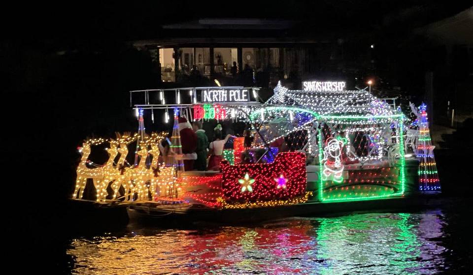 Floating Lights, A Laser Show And Live Music At This Jaw-Dropping Christmas Boat Parade