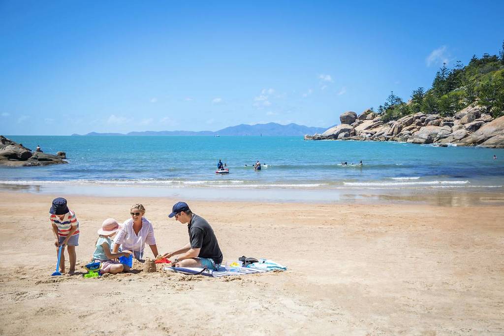 magnetic island beach