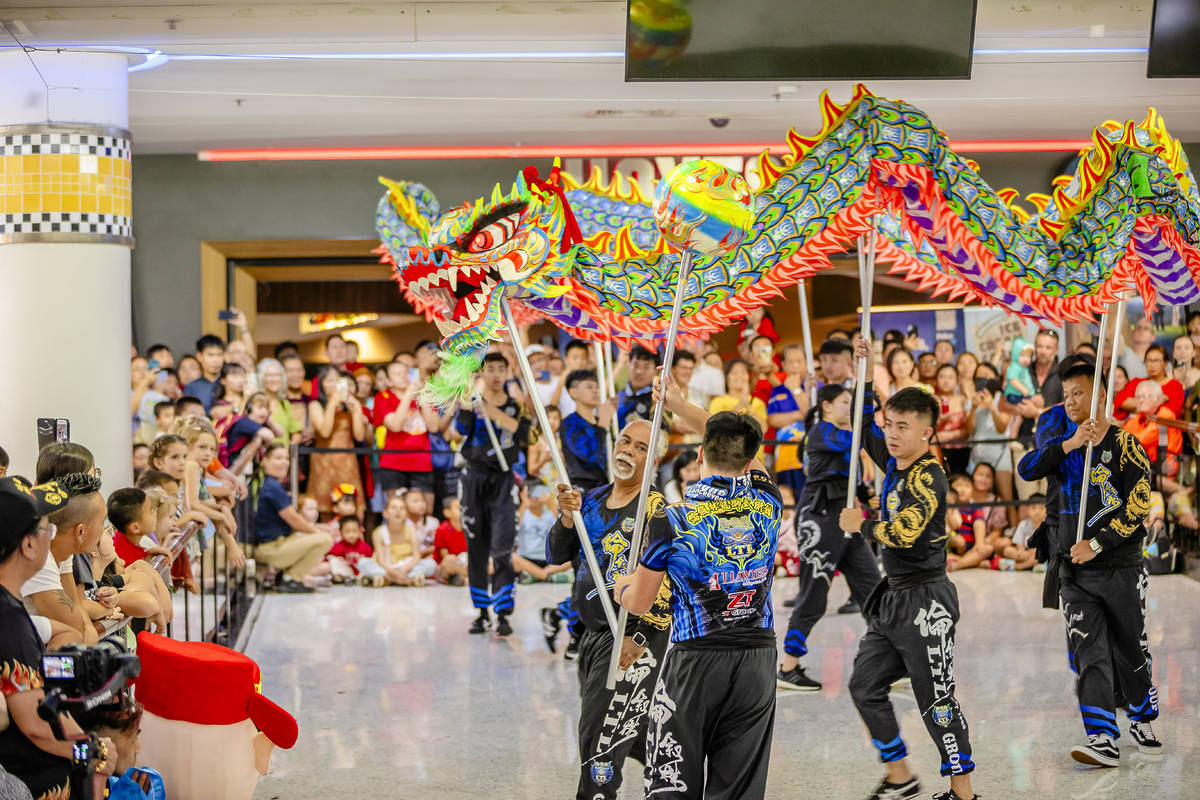 sunnybank lunar new years dragon dance