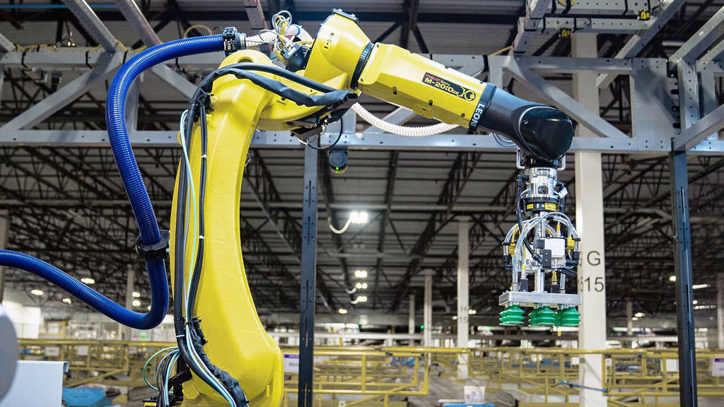 robotic arm amazon fulfillment centre brisbane
