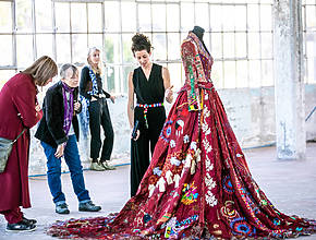 You can gaze upon a Guinness World Record-winning dress with 1.5 billion stitches at this free Museum of Brisbane exhibition