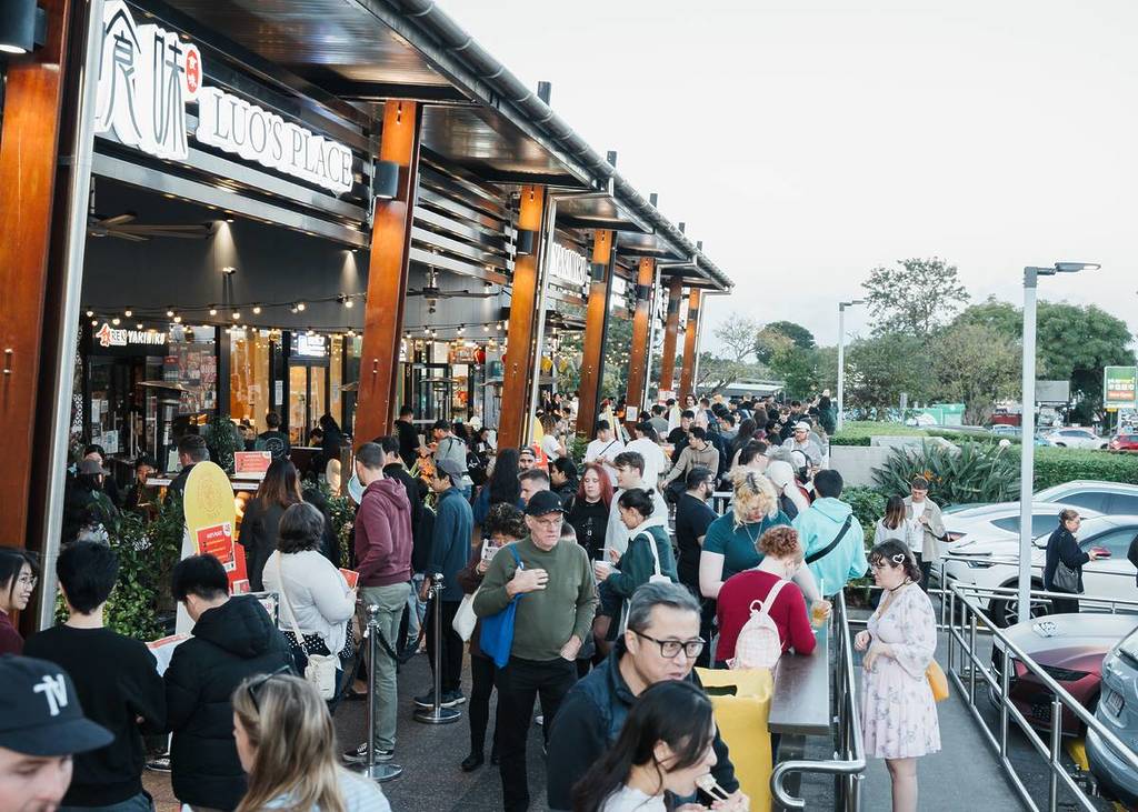 sunnybank food trail crowd luos place