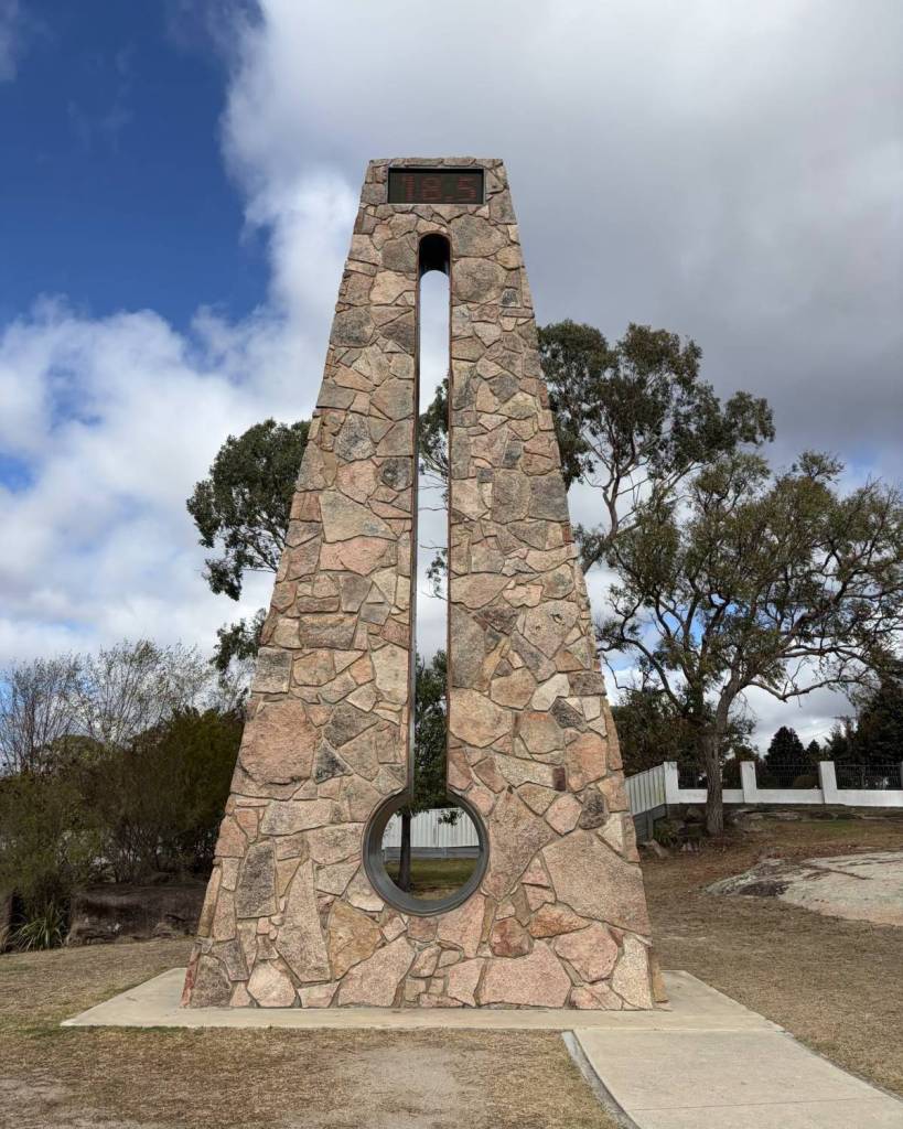 stanthorpe giant thermometer