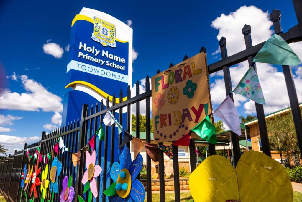 floral friday carnival of flowers toowoomba