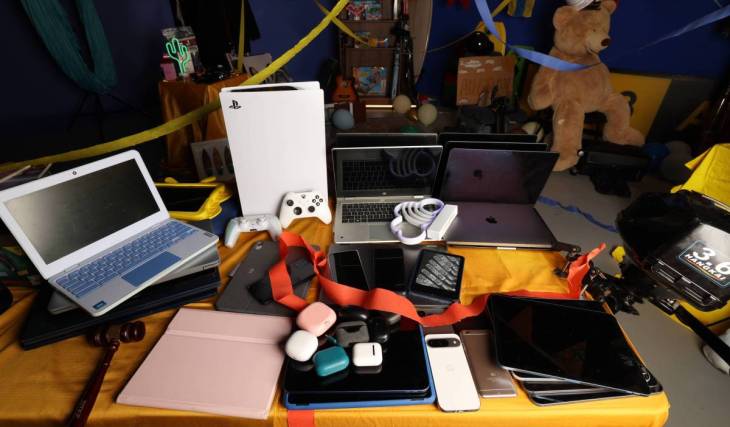 Bid on luxury jewellery, laptops and even plane seats at Brisbane Airport’s lost and found auction