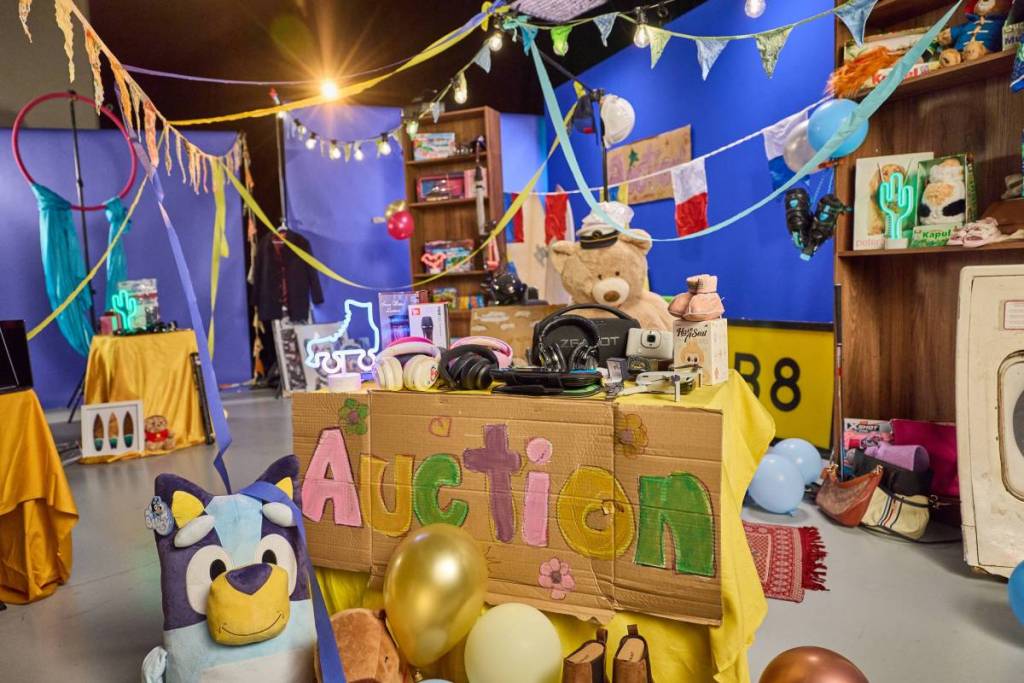brisbane airport lost and found auction bluey