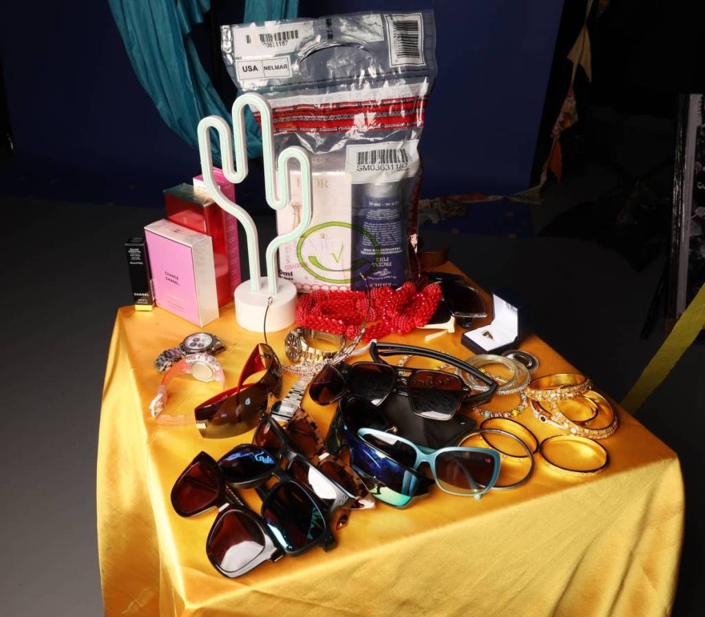 brisbane airport lost and found auction display table