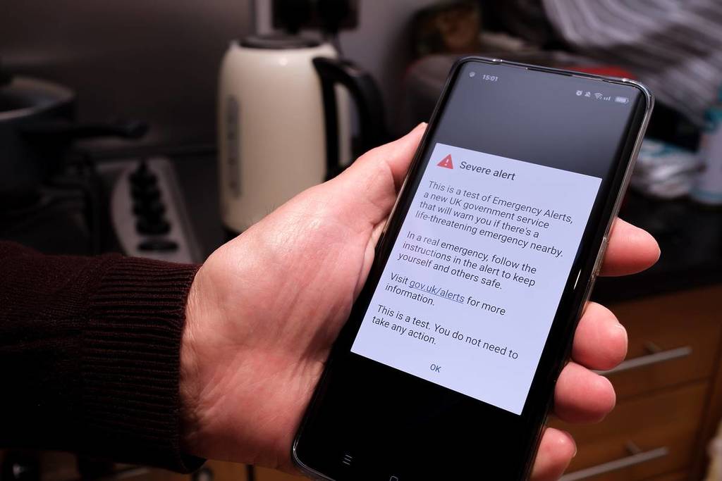 Every UK Mobile Phone Will Receive An Emergency Alert Message This September – Here’s When It Will Happen And What It Will Say