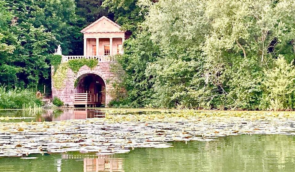 Just An Hour From Bristol, Enjoy A Romantic Getaway At This Secluded Somerset Boathouse – With Its Own Private Hot Tub Overlooking A 35-Acre Lake