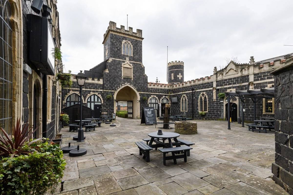 Black Castle pub's inner bailey that's a beer garden