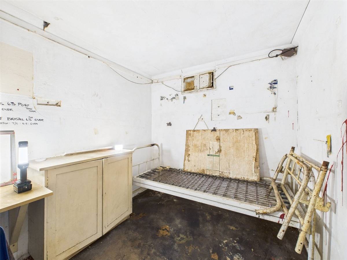 The Hallen ROC Post inside