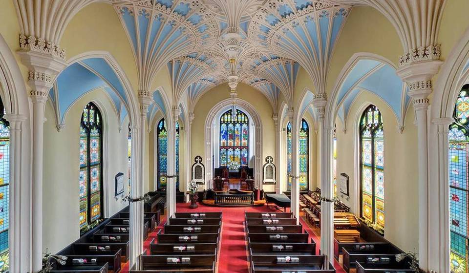 Inside Charleston&#8217;s Stunning Candlelight Concerts — Illuminated Venues That’ll Give You Goosebumps
