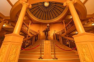 Before it leaves Charlotte forever: Inside the massive Titanic exhibition featuring over 300 real artifacts, glass-floor ocean walks, and VR wreck dive