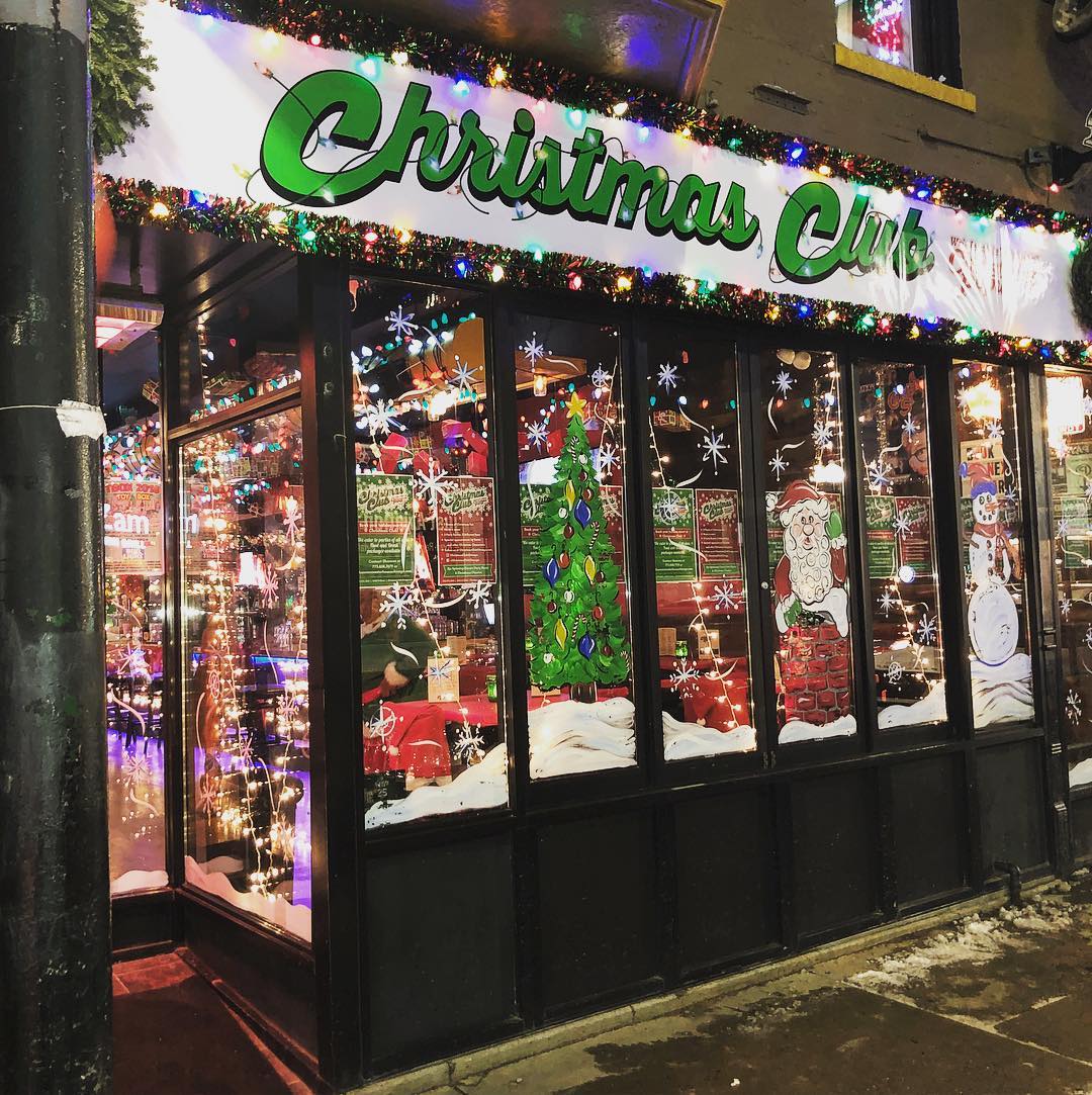 Wrigleyville Is Totally Overrun With Christmas and Holiday PopUp Bars