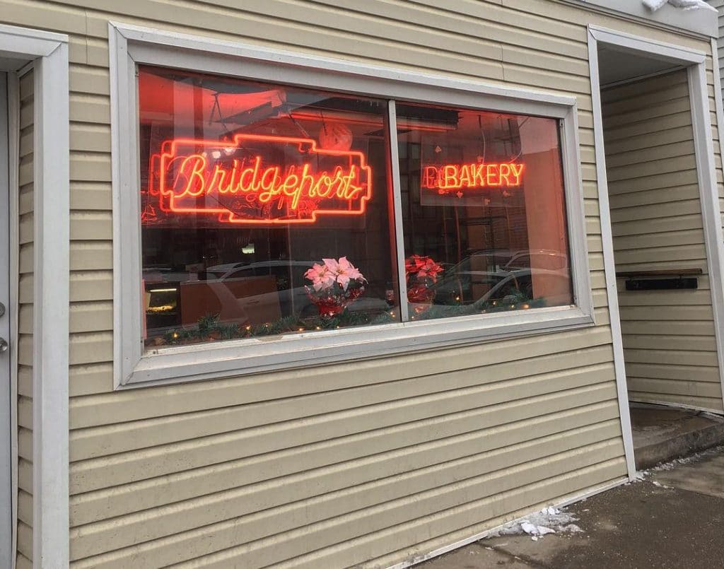 Beloved Bridgeport Bakery Will Reopen In Time For Paczki Day Secret Chicago