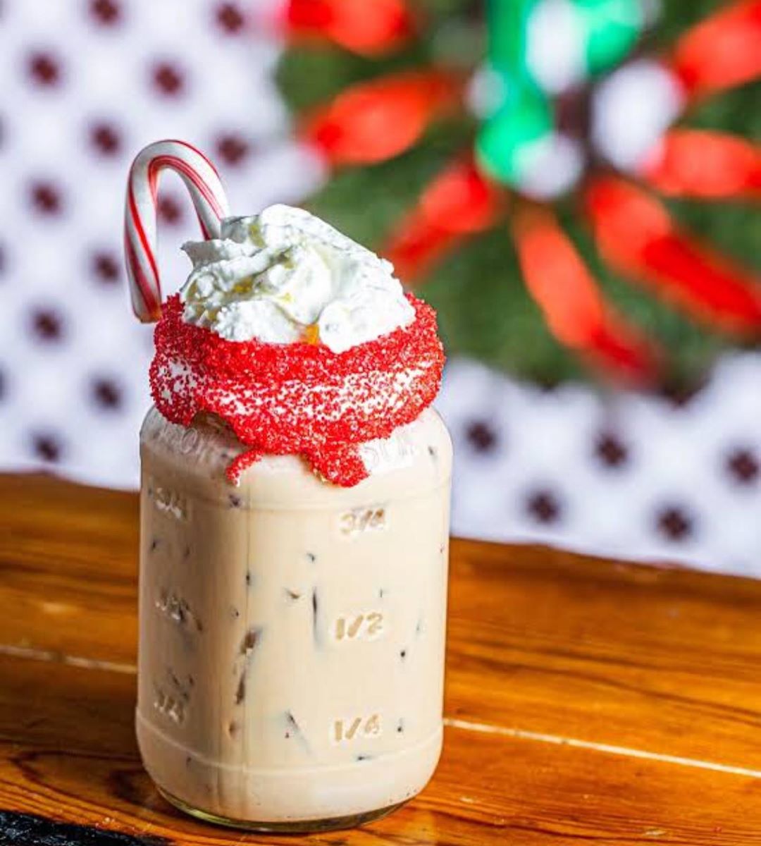 Wrigleyville Is Totally Overrun With Christmas and Holiday PopUp Bars