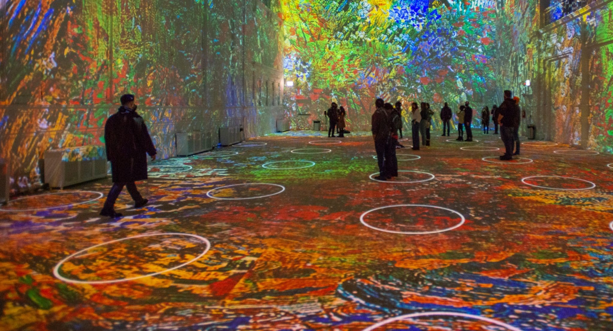 the us premiere of the immersive van gogh exhibit is now open in chicago secret chicago