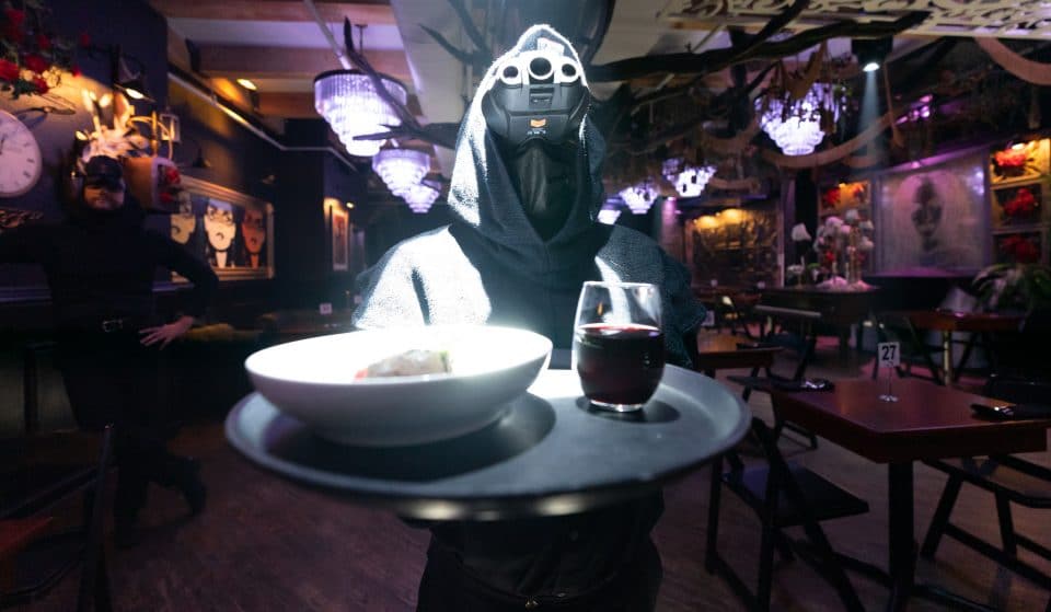 Dine In Total Darkness At This Thrilling Multi-Sensory Haunted Dinner Experience