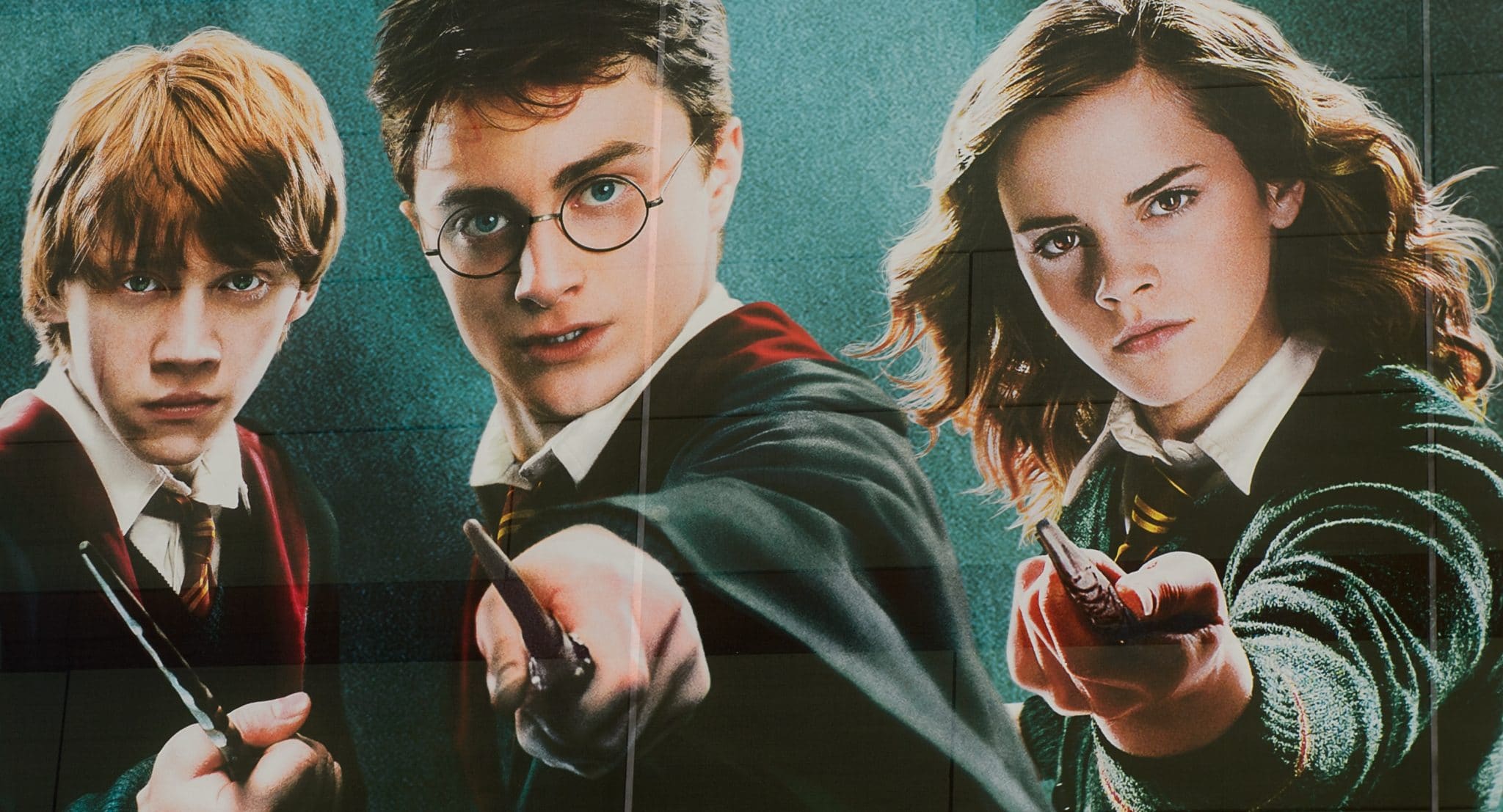 Enjoy Butterbeer & Themed Photo Ops At Chicago's New Harry Potter Pop