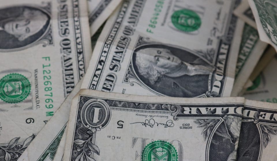 Officials Will Raise Minimum Wage on July 1 In Chicago and Cook County