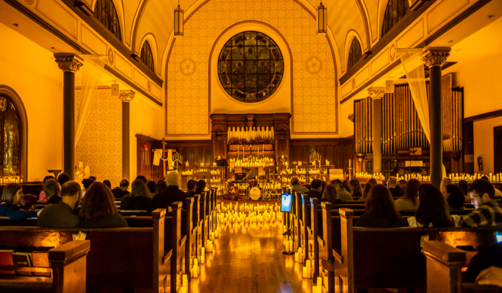 Desde iglesias emblemáticas y grandes mansiones hasta museos icónicos y hoteles históricos: estos emblemáticos recintos de Chicago acogen conciertos a la luz de las velas esta temporada