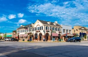 The Best Small Towns Near Chicago To Visit Right Now