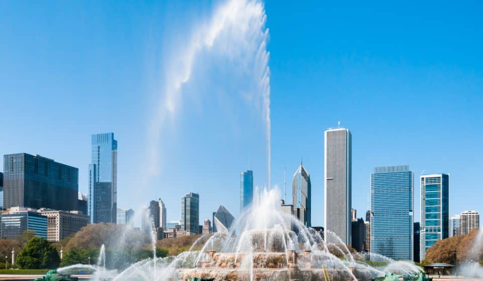 Paris-inspired seating installed at Buckingham Fountain