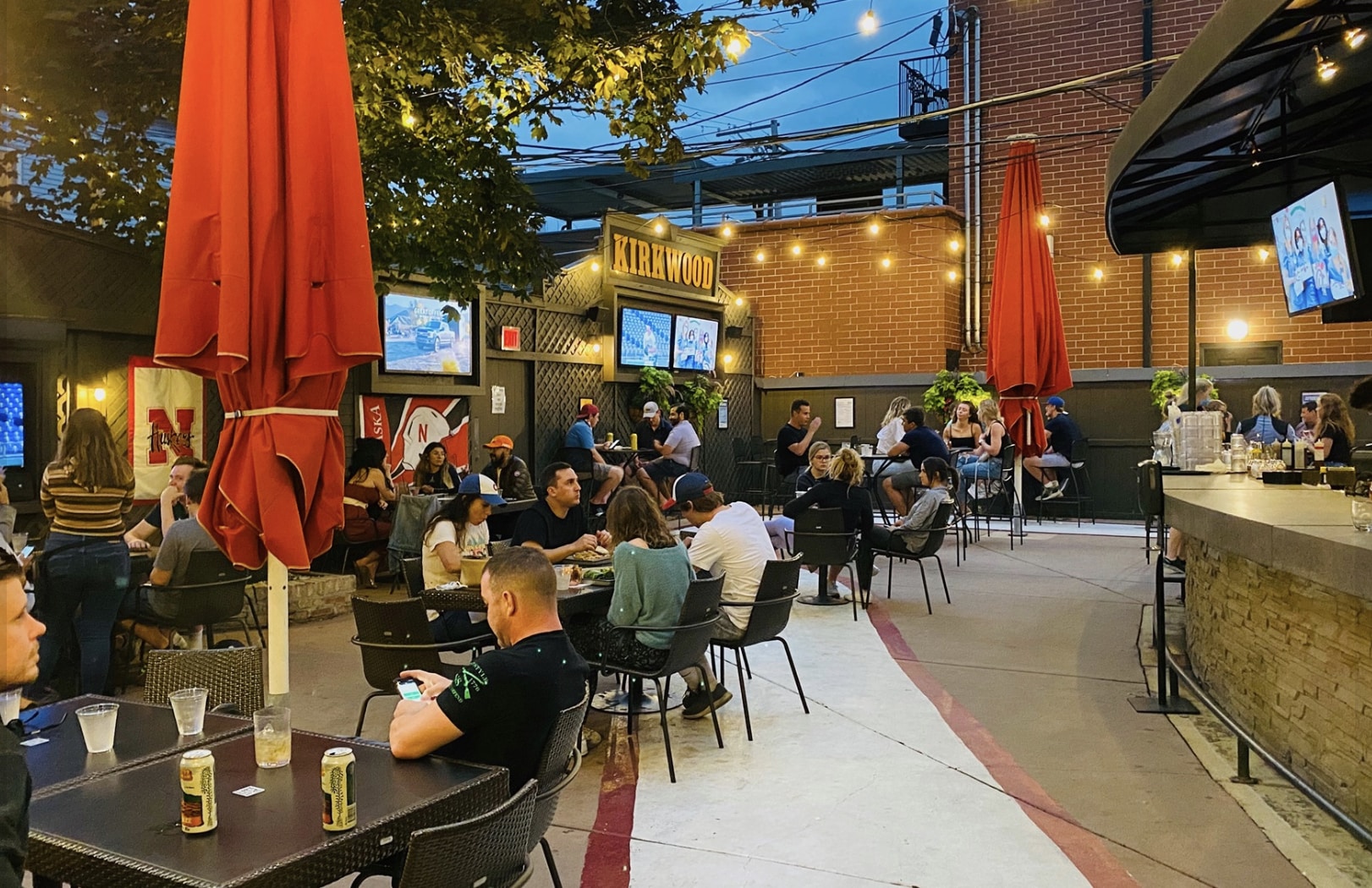 The Best Sports Bars In Chicago Right Now