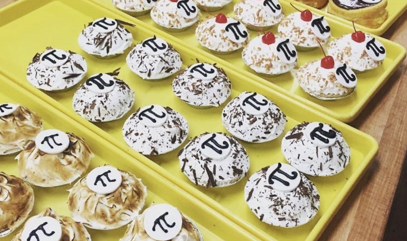 Roeser's Bakery Chicago's Oldest Bakery Is Worth The Trip