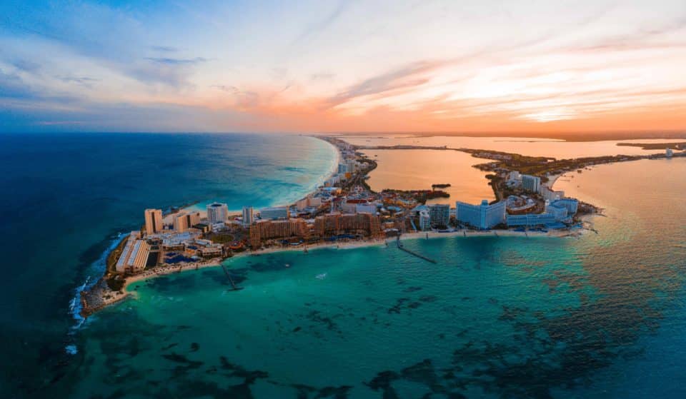 United Is Offering Discounted Flights To These Stunning Paradises For Cyber Week