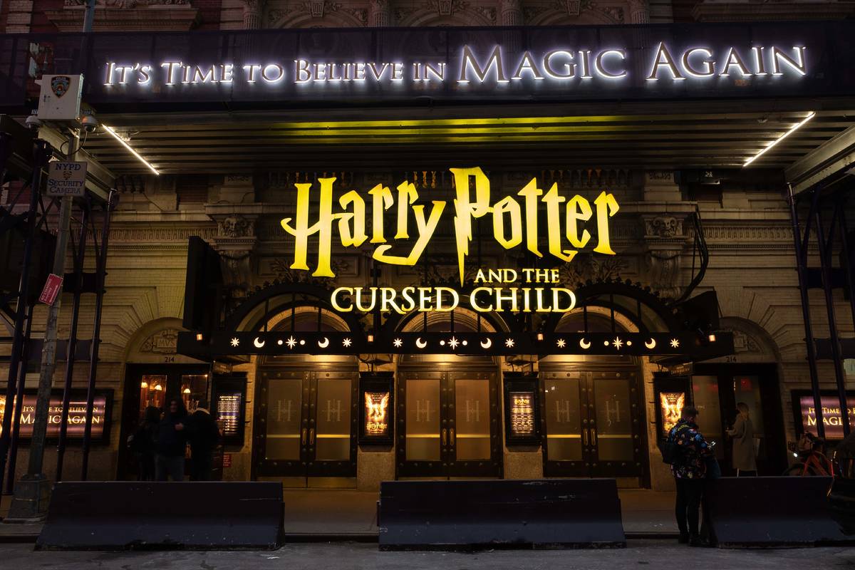  Harry Potter And The Cursed Child Will Debut In Chicago Next Year
