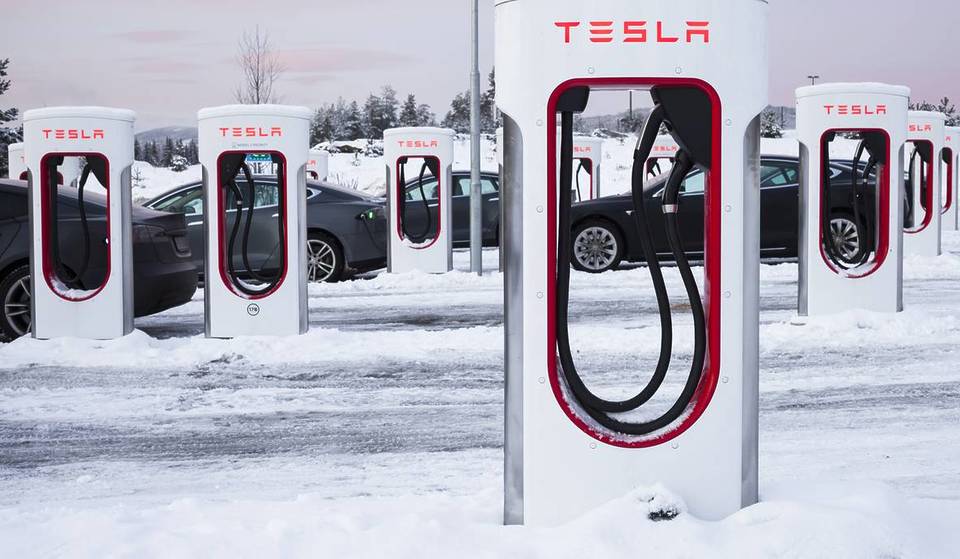 The Bitterly Cold Temperatures Are Causing Tesla Graveyards Across The Chicago Area