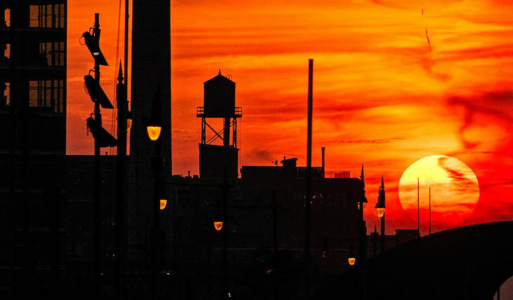 Esta noche es la última puesta de sol en Chicago después de las 18:00 hasta 2027