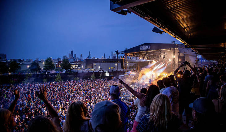 Chicago’s Salt Shed is hosting the “World’s Largest Karaoke” event this weekend, giving fans a free chance to perform on stage for 5,000 people