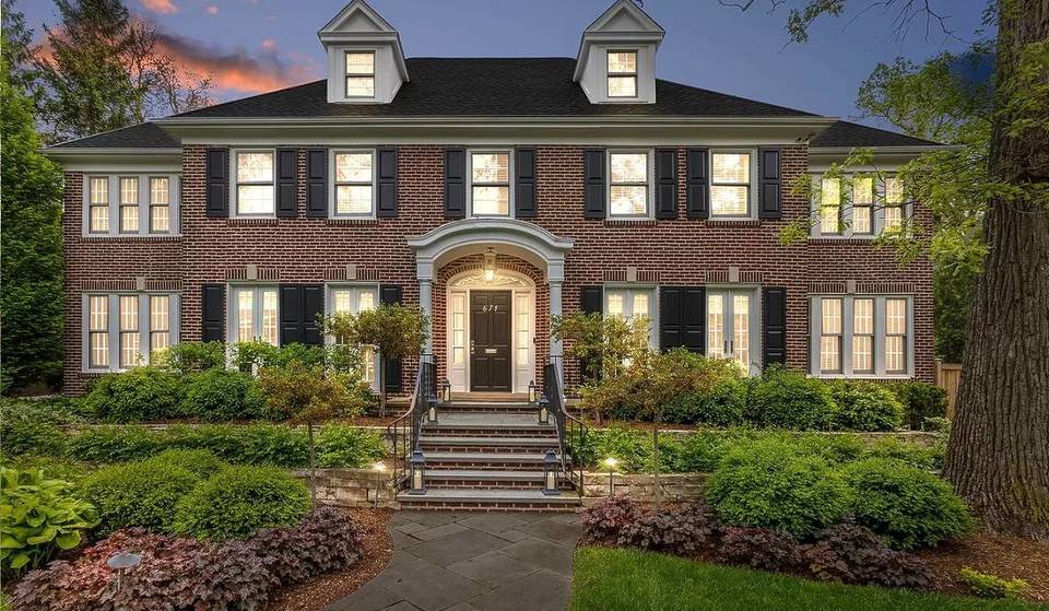 The Famous Home Alone House Located Just 16 Miles From Downtown Chicago Is Up For Sale