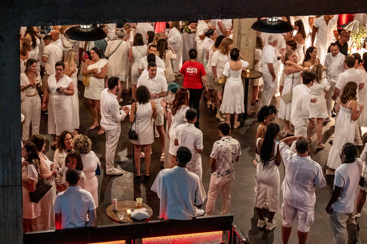Guests at the Chicago Fire White Party