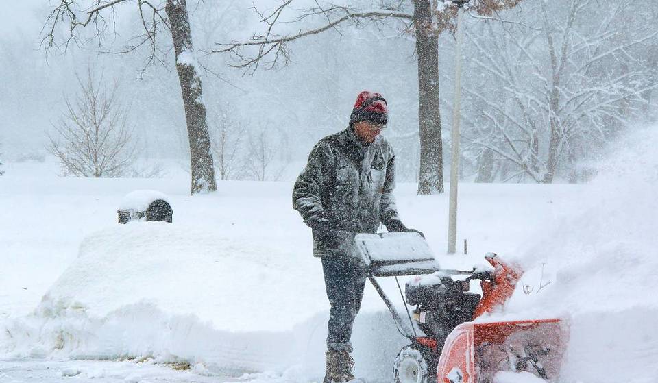 Nieve soplada en Chicago esta noche y temperaturas de un solo dígito que se mantendrán