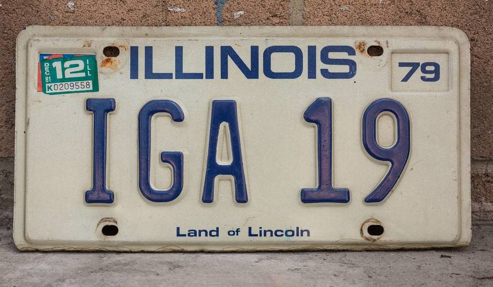 Estas son algunas de las matrículas de vanidad rechazadas en Illinois en 2024