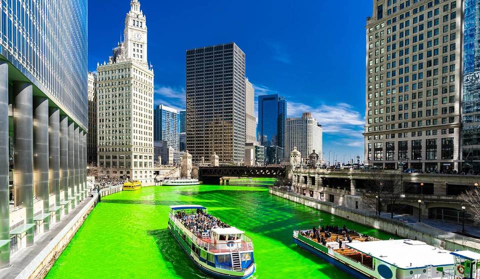 Las mejores vistas del teñido del río verde de Chicago se obtienen desde estas azoteas y bares ribereños, incluido uno con entrada gratuita.