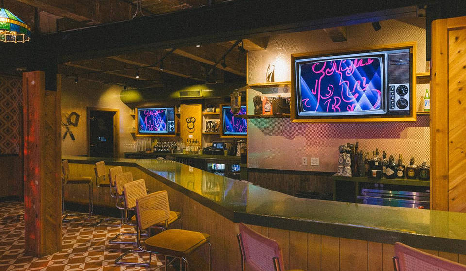 This Bar Brought Back 1970s Happy Hour Prices, and Almost No One Knows