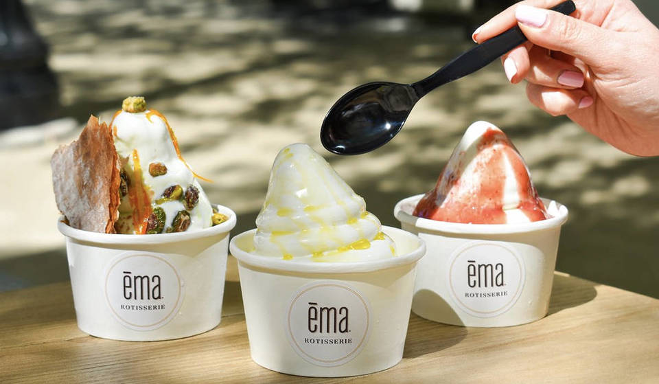This Chicago Restaurant Has $1 Fro-Yo Fridays Until The End Of Summer